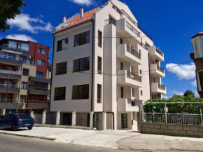 Гостиница White home-apartament  Бургас